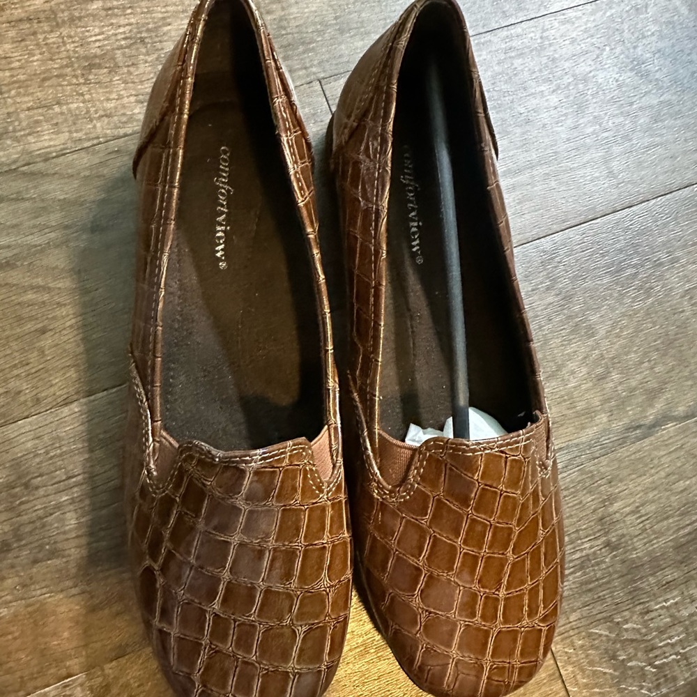 New! 2 pairs of Comfortview Leisa Crocodile Texture Slip on Flats Shoes size 7 - Picture 5 of 8